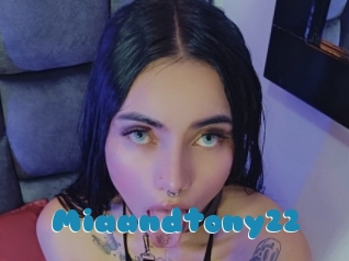 Miaandtony22